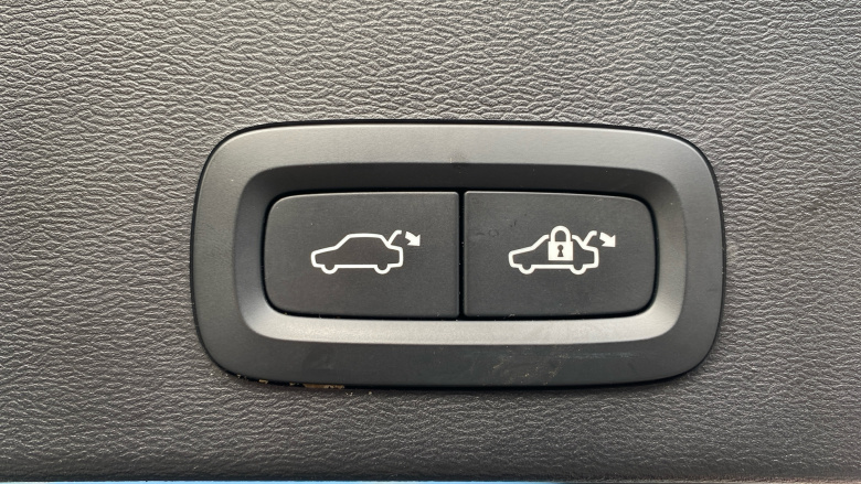 Volvo Xc40 1.5 T5 Recharge PHEV Ultimate Dark 5dr Auto Estate